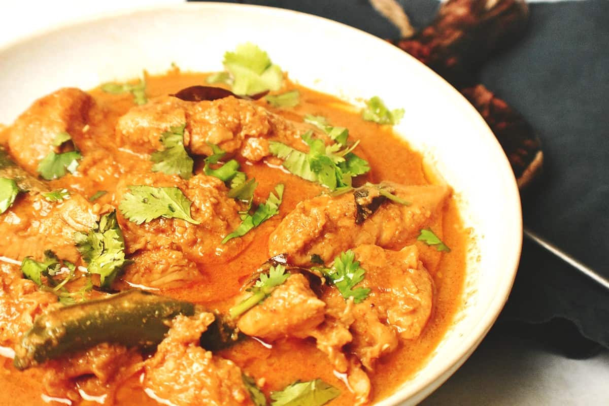 Chicken Karahi (Pakistani Recipe) - Untold Recipes By Nosheen