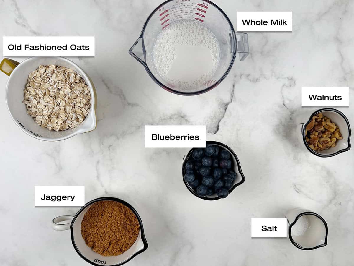 Oat porridge recipe ingredients.